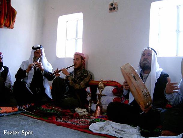 Parading of the Peacock in the Sinjar, qewwals playing sacred music